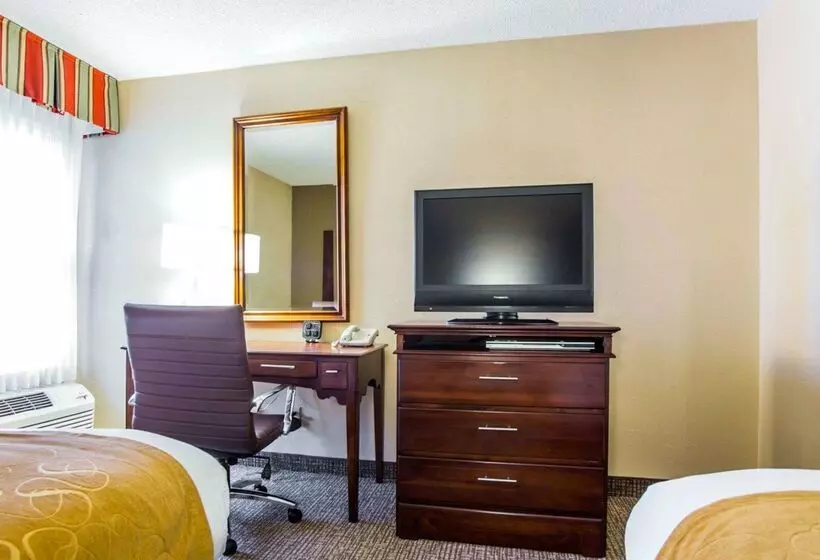 Отель Comfort Suites