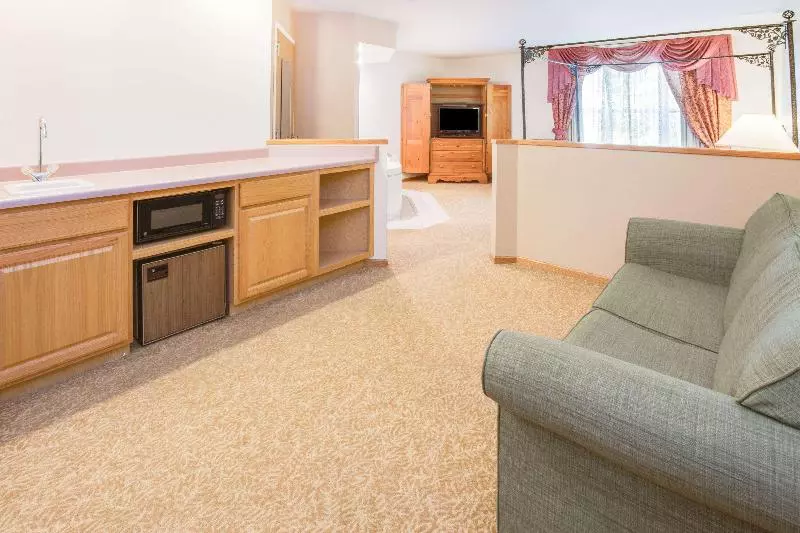 هتل Country Inn By Carlson