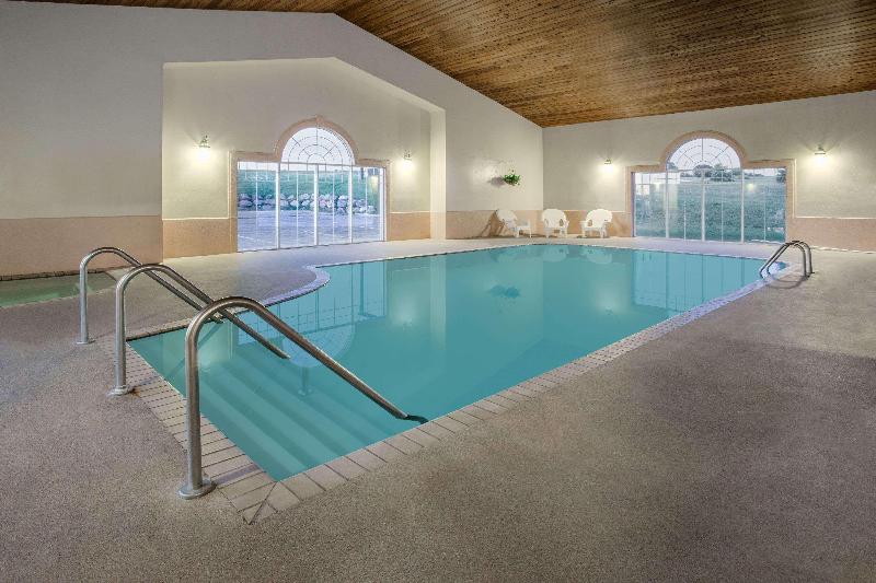 Отель Country Inn By Carlson