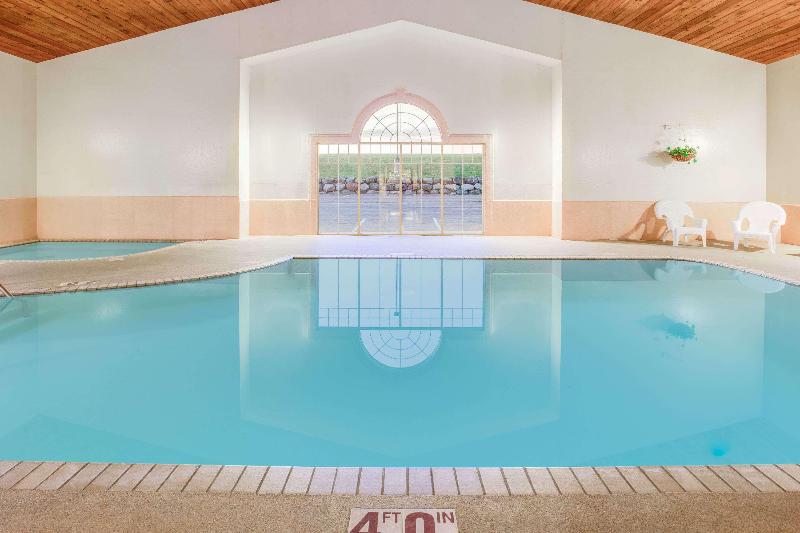 Отель Country Inn By Carlson