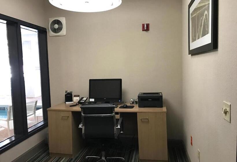 Otel Country Inn & Suites By Radisson, Dalton, Ga