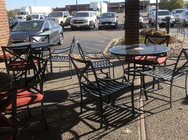 هتل Country Inn & Suites By Radisson, Fargo, Nd