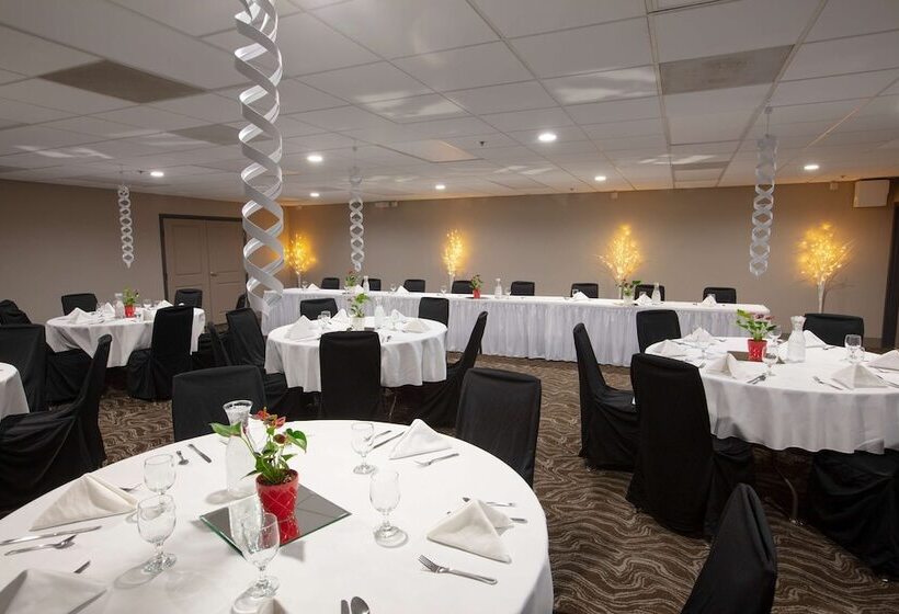 هتل Country Inn & Suites By Radisson, Fargo, Nd