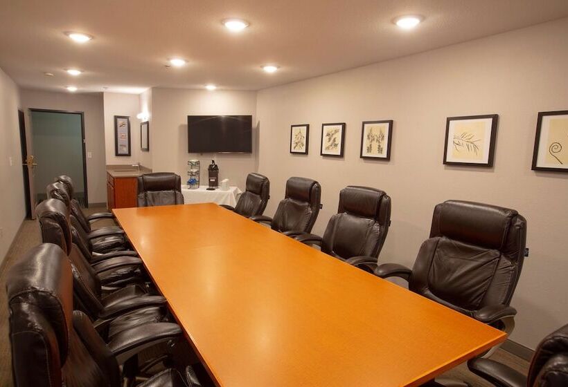 هتل Country Inn & Suites By Radisson, Fargo, Nd