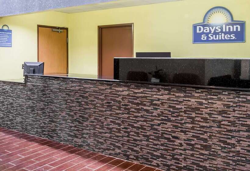 בית מלון כפרי Days Inn & Suites By Wyndham Casey
