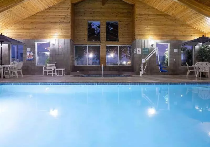 Grandstay Hotel & Suites