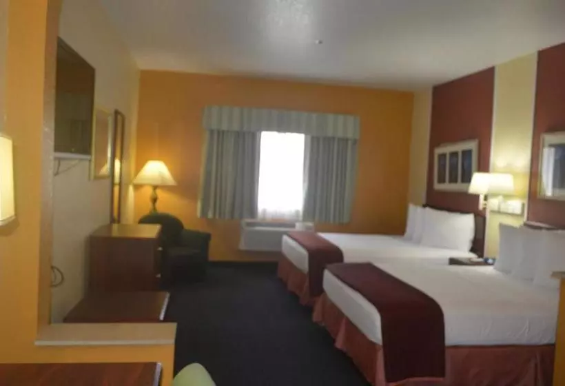 בית מלון כפרי Howard Johnson By Wyndham San Antonio & Suites