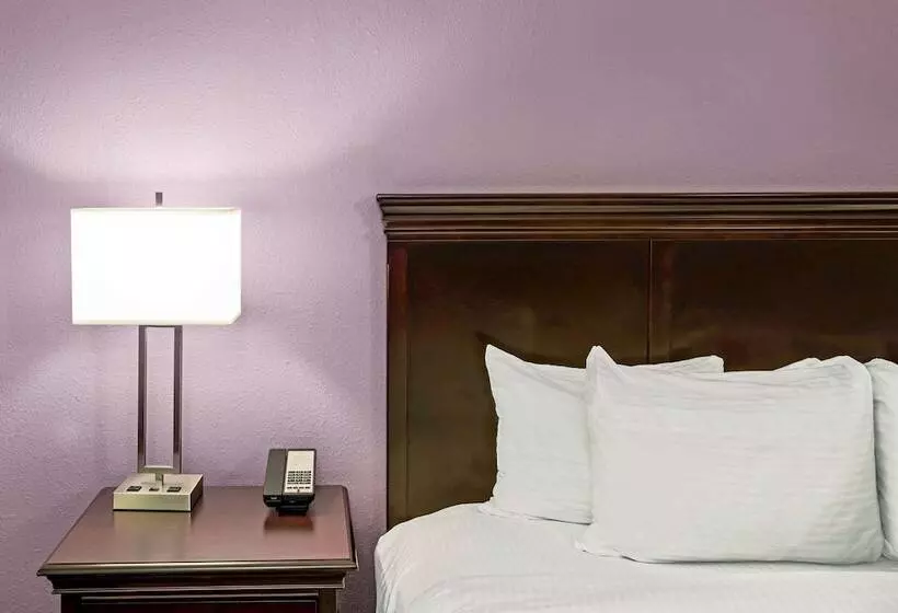 Отель La Quinta By Wyndham Cookeville