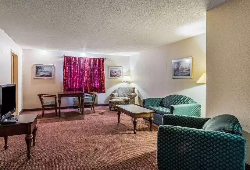 בית מלון כפרי Quaint Inn & Suites