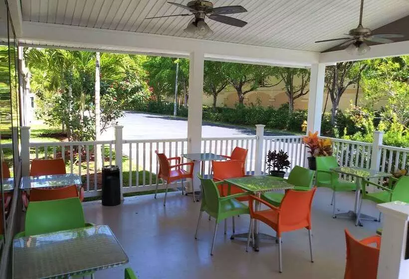 هتل Quality Suites Fort Myers Airport I 75