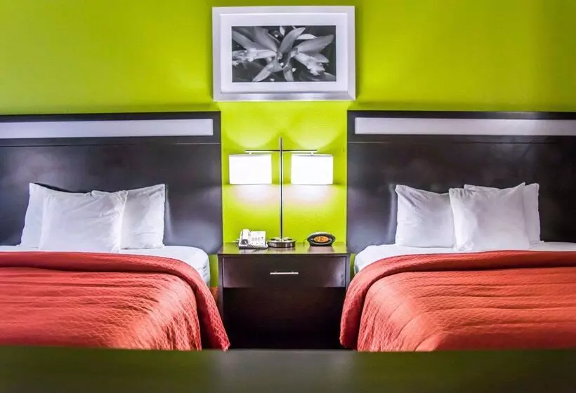 هتل Quality Suites Fort Myers Airport I 75