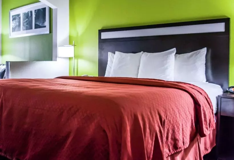 هتل Quality Suites Fort Myers Airport I 75