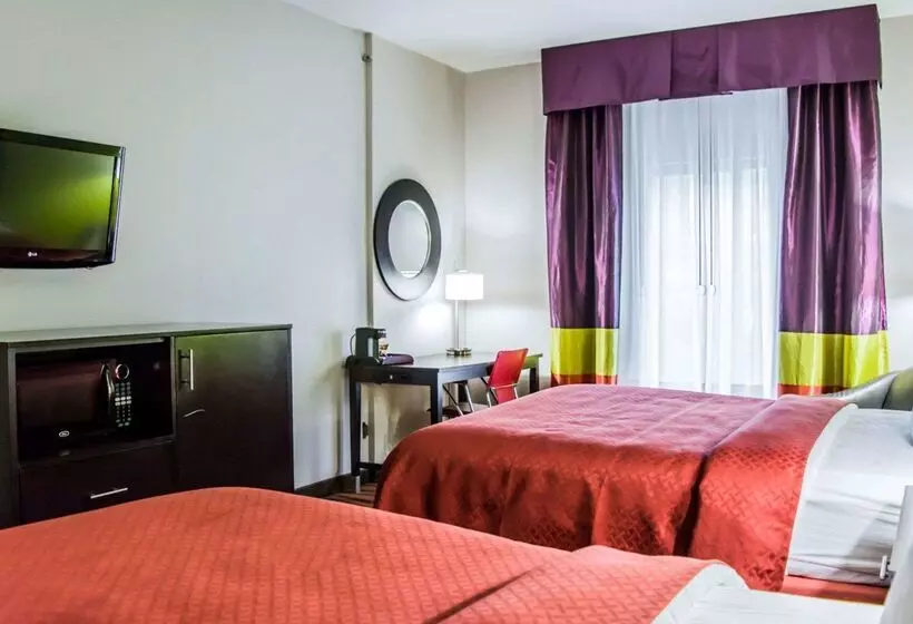 هتل Quality Suites Fort Myers Airport I 75