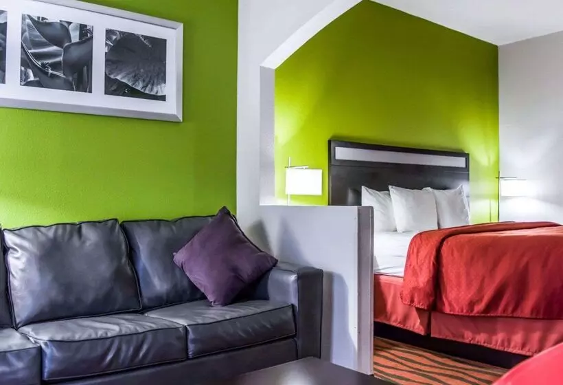 هتل Quality Suites Fort Myers Airport I 75