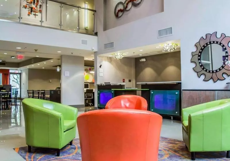 هتل Quality Suites Fort Myers Airport I 75