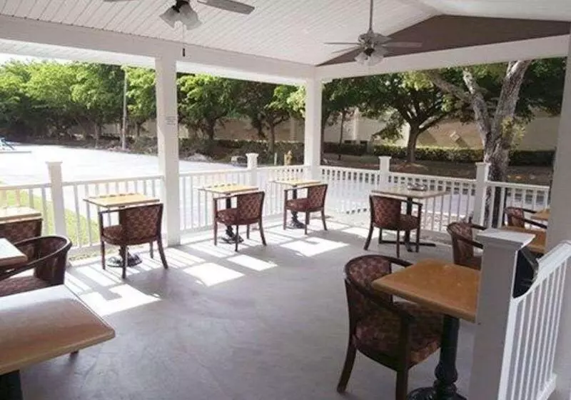 هتل Quality Suites Fort Myers Airport I 75