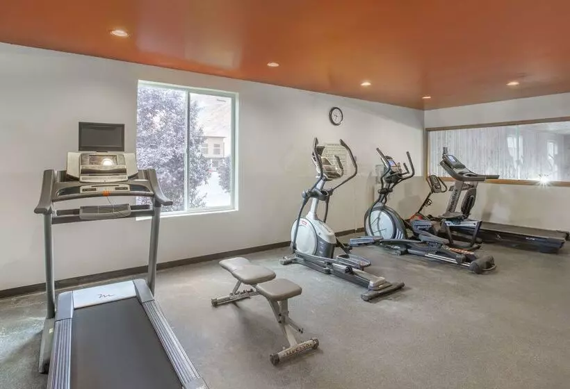 Отель Quality Suites Moab Near Arches National Park