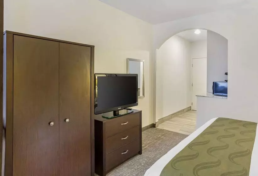 Отель Quality Suites Moab Near Arches National Park