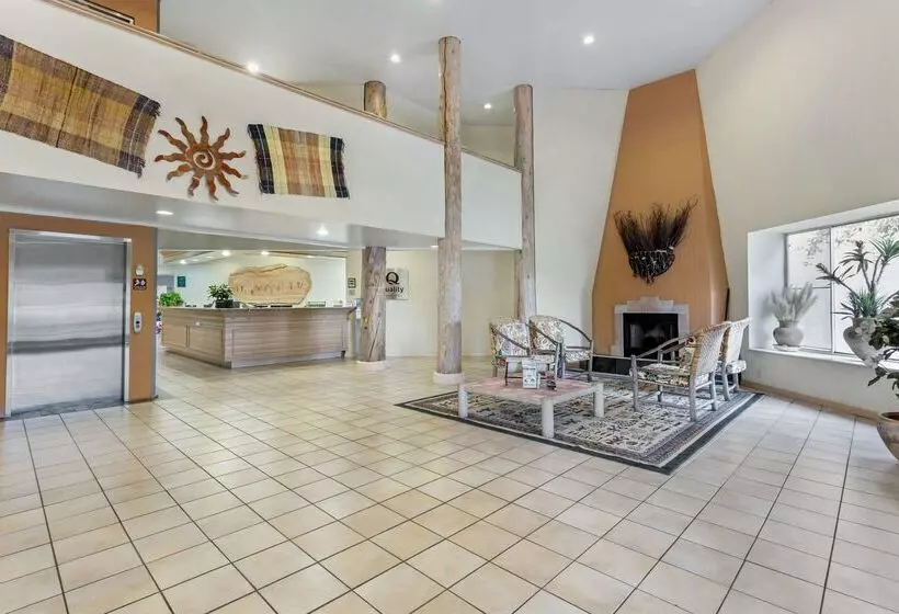 Отель Quality Suites Moab Near Arches National Park