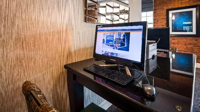 هتل Raleigh North Downtown