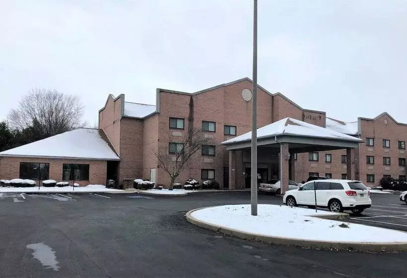 בית מלון כפרי Red Roof Inn & Suites Chestertown