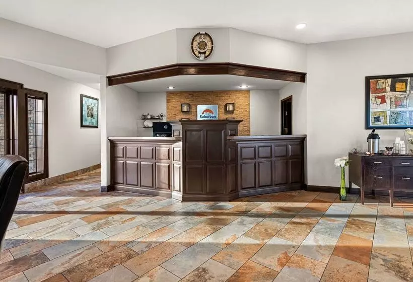 هتل Suburban Studios Kansas City Airport North