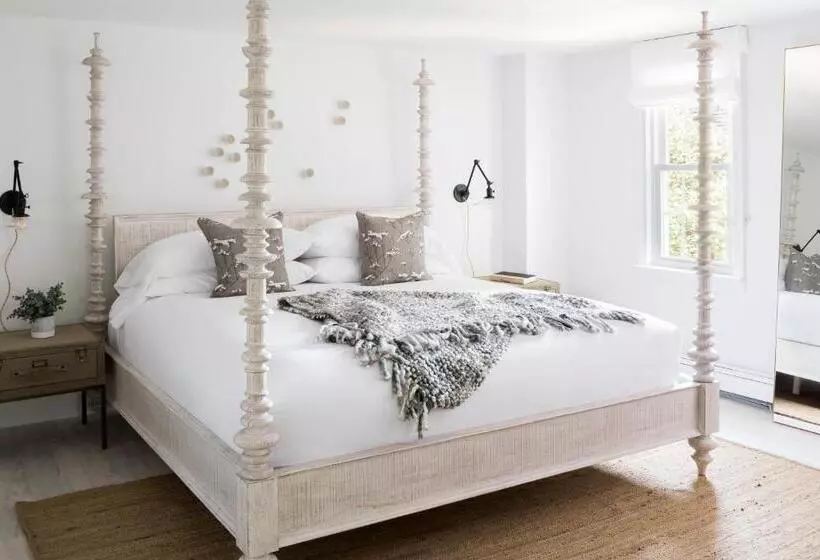 هتل The Coonamessett