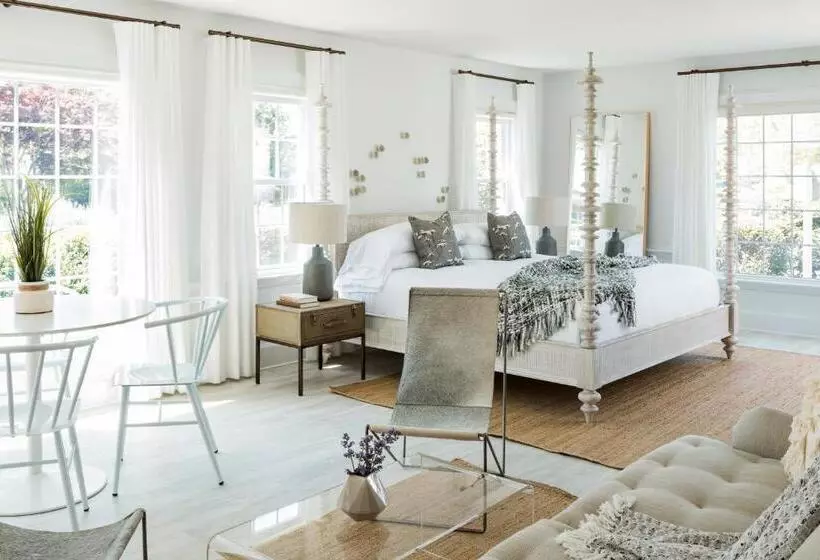 هتل The Coonamessett