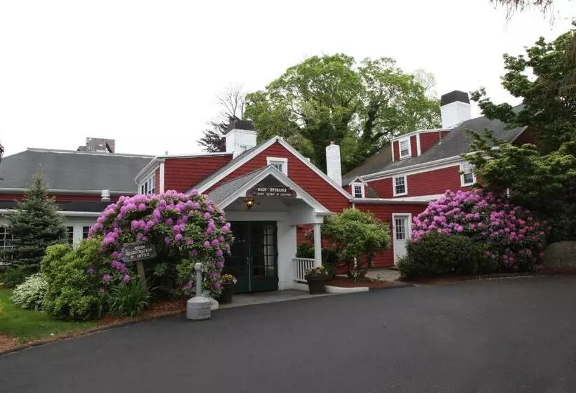 هتل The Coonamessett