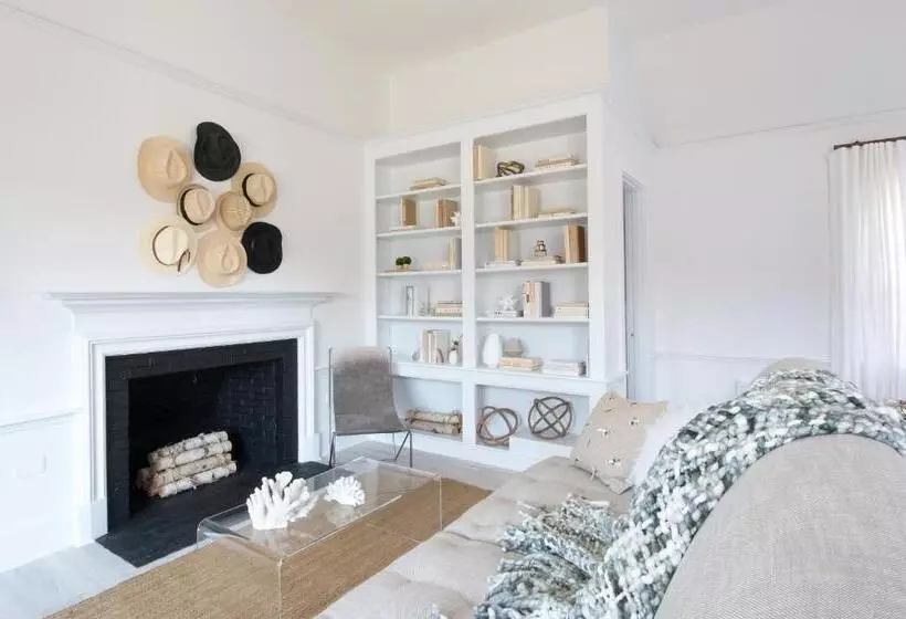 هتل The Coonamessett