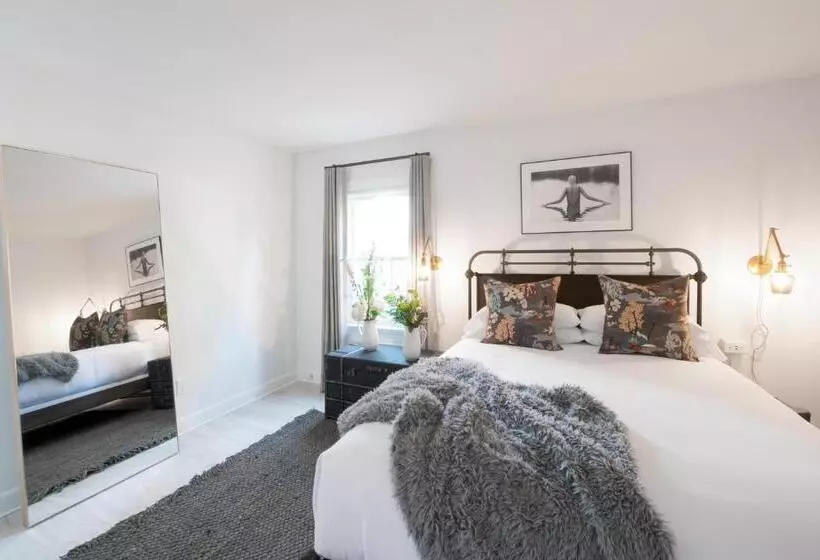 هتل The Coonamessett