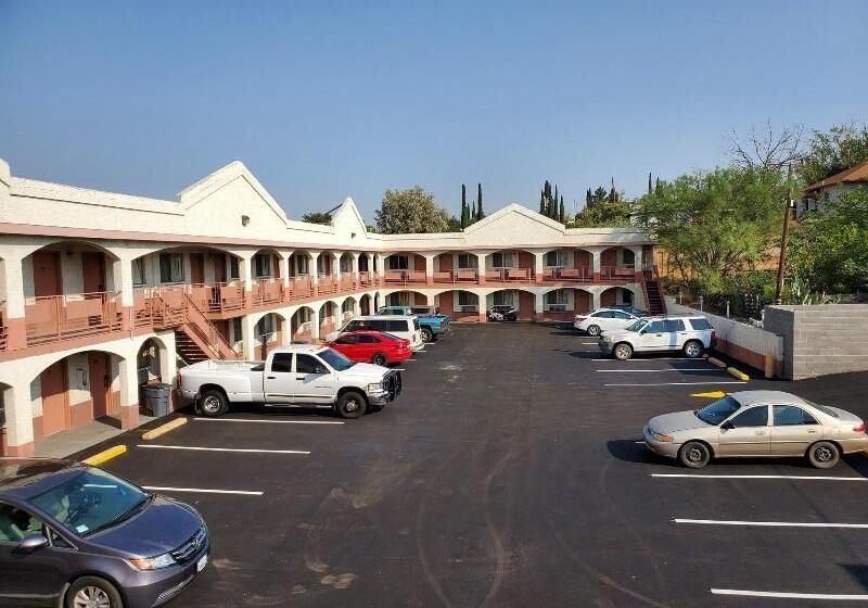 فندق على الطريق Night Inn