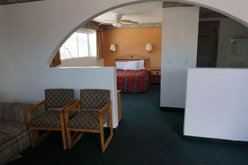 汽车旅馆  Night Inn