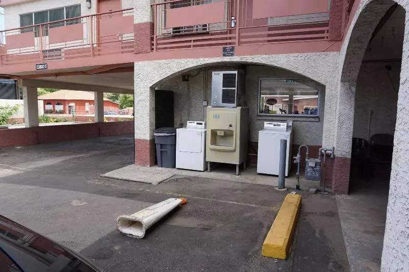 汽车旅馆  Night Inn