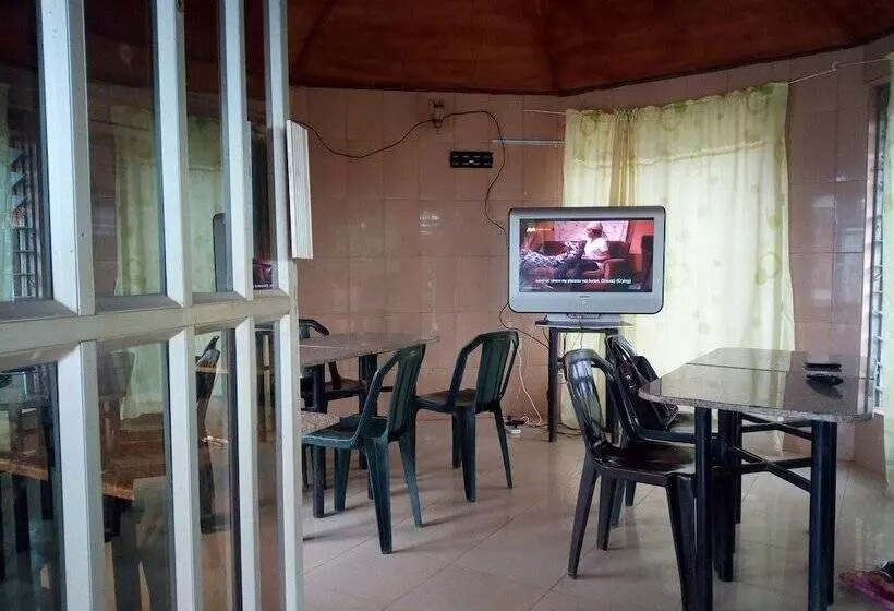 هتل Abeokuta Hill View