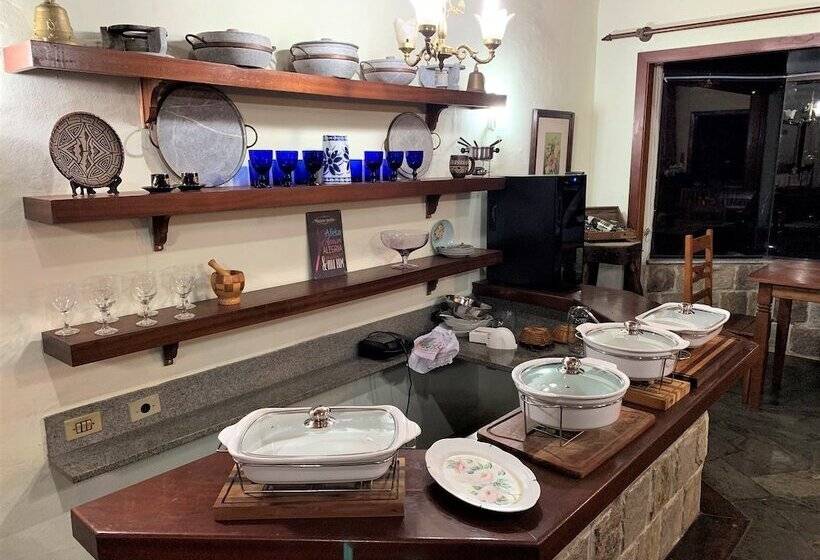 پانسیون Pousada Vila Vitória Araras