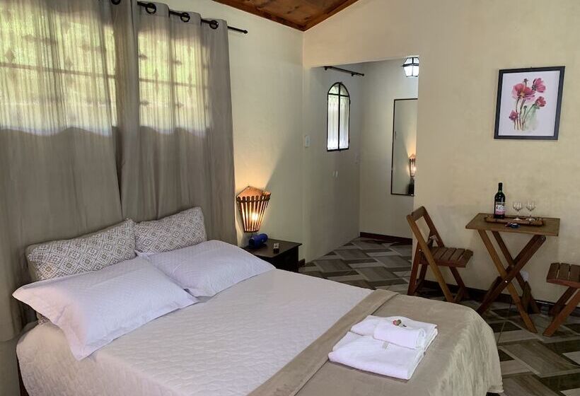 پانسیون Pousada Vila Vitória Araras