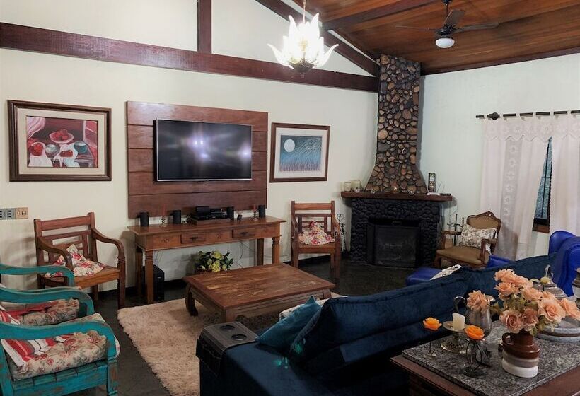 پانسیون Pousada Vila Vitória Araras