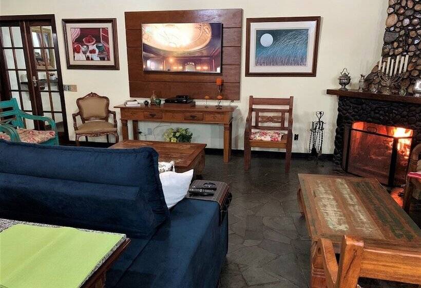 پانسیون Pousada Vila Vitória Araras