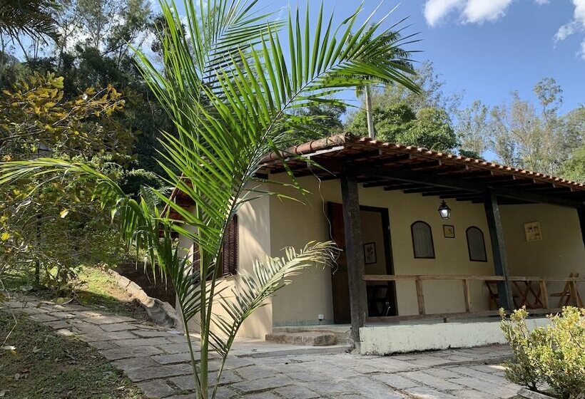 پانسیون Pousada Vila Vitória Araras