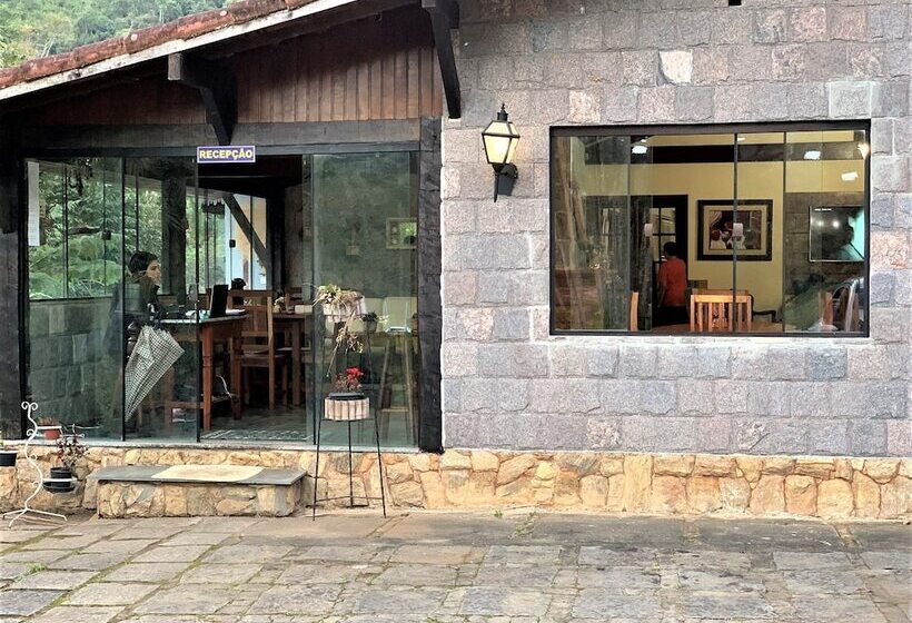 پانسیون Pousada Vila Vitória Araras