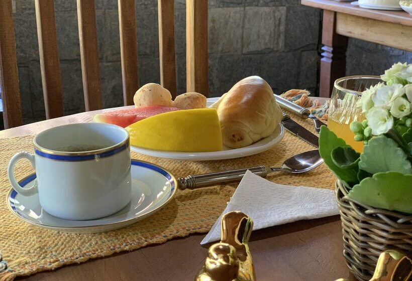 پانسیون Pousada Vila Vitória Araras