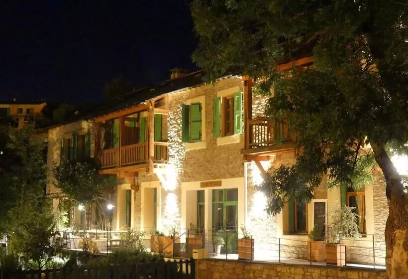 Aamiaismajoitus (B&B) Gîte De Llo