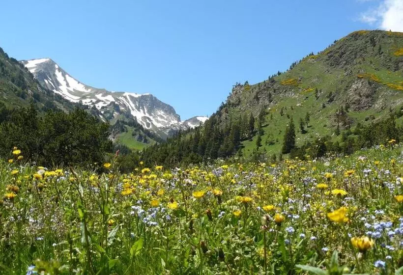 Aamiaismajoitus (B&B) Gîte De Llo