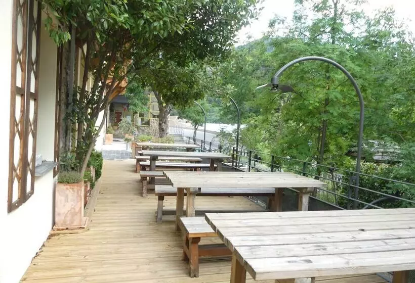 Aamiaismajoitus (B&B) Gîte De Llo