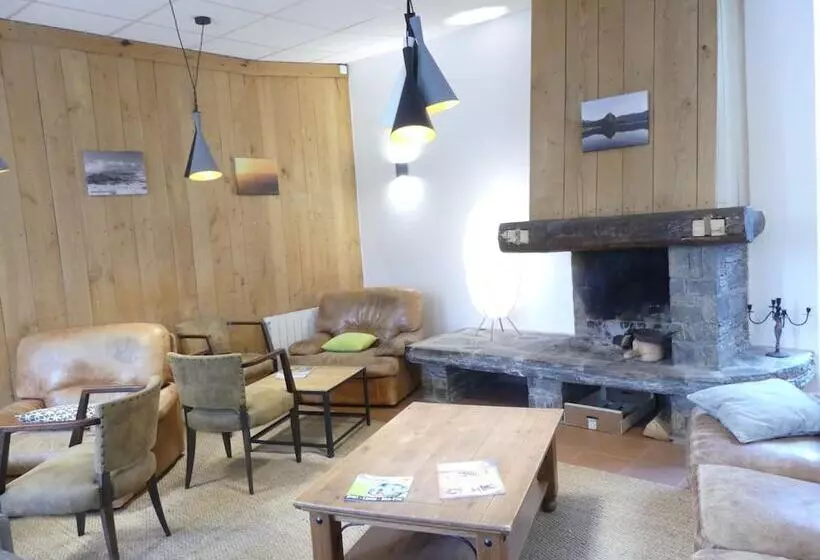 Aamiaismajoitus (B&B) Gîte De Llo