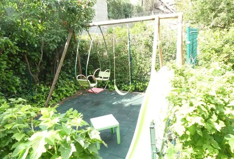 Aamiaismajoitus (B&B) Gîte De Llo