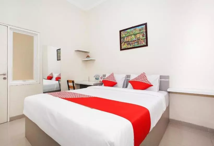 Hotel Oyo 1295 Linn S Residence