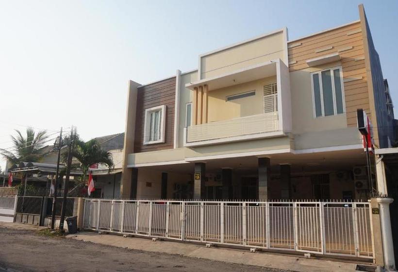 Hotel Oyo 1295 Linn S Residence