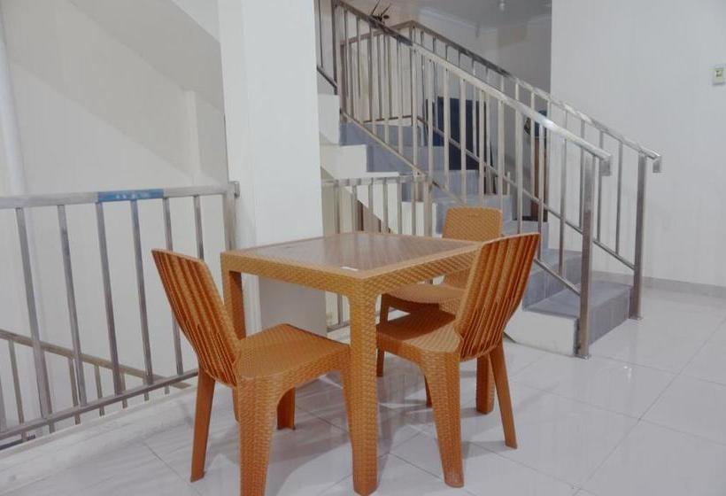 Hotel Oyo 1295 Linn S Residence